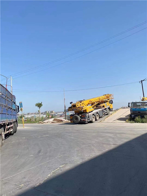 伊川县25吨吊车的租赁价格大概是多少？